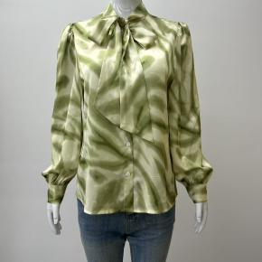 Digital Printing Jacquard Satin Bow Shirt For Ladies 