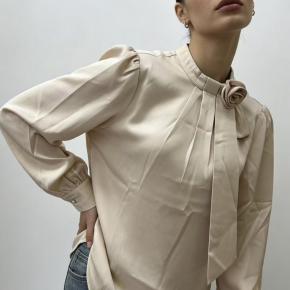 Ladies Satin Flower Decoration Long Sleeve Office Shirt