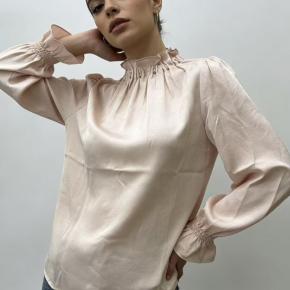 Ladies Satin Pearl Decoration Smocking Sleeve Office Shirt